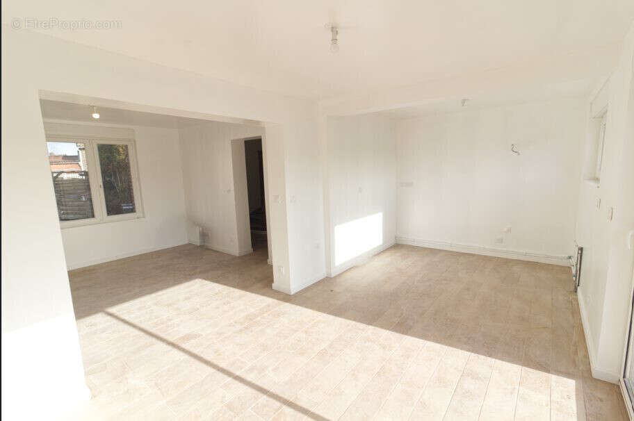 Maison à SIN-LE-NOBLE