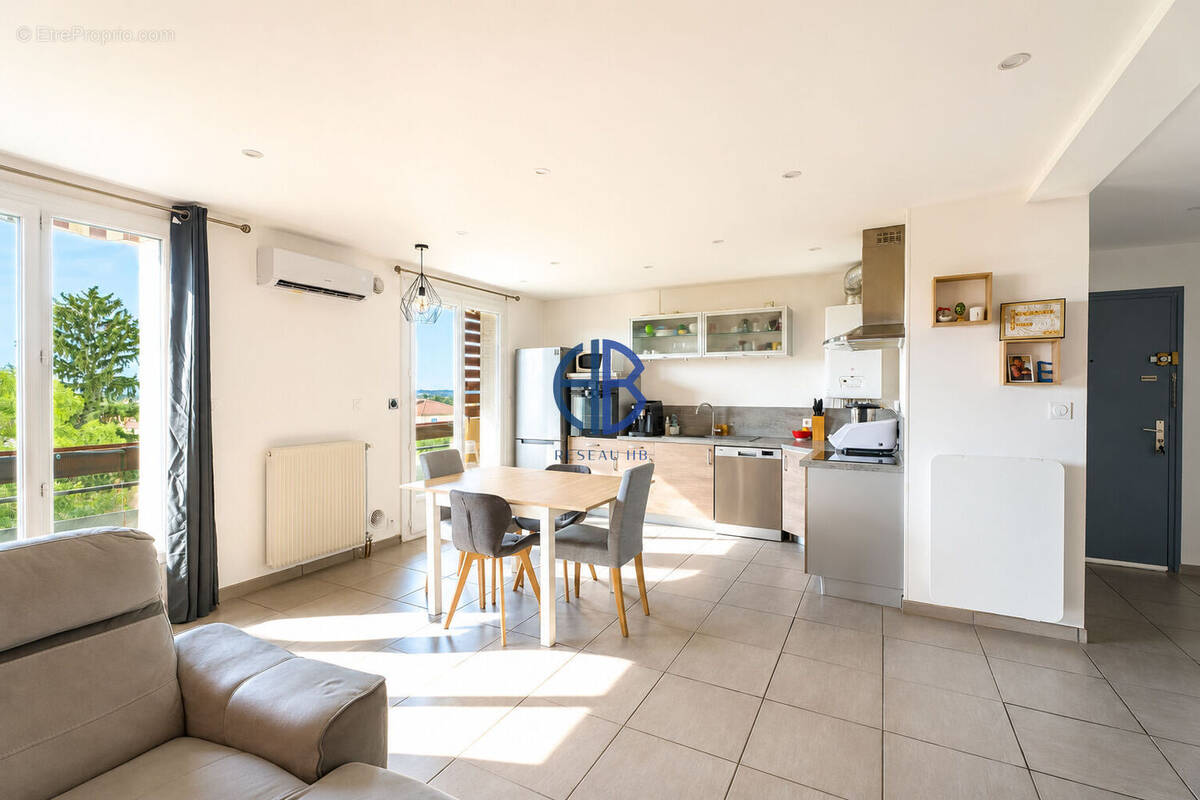 Appartement à SAINT-LAURENT-DE-MURE