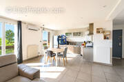 Appartement à SAINT-LAURENT-DE-MURE