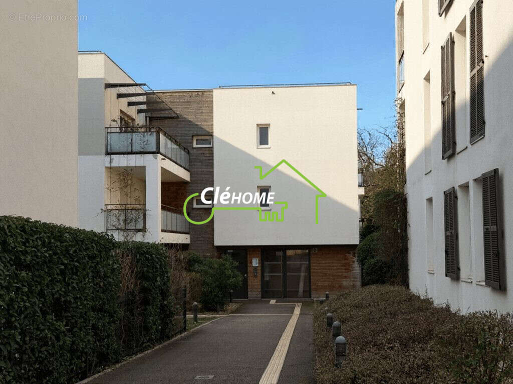 Appartement à LENTILLY
