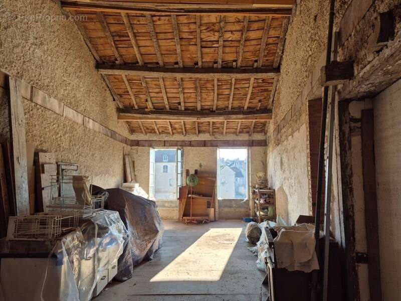 Maison à MONTMORILLON