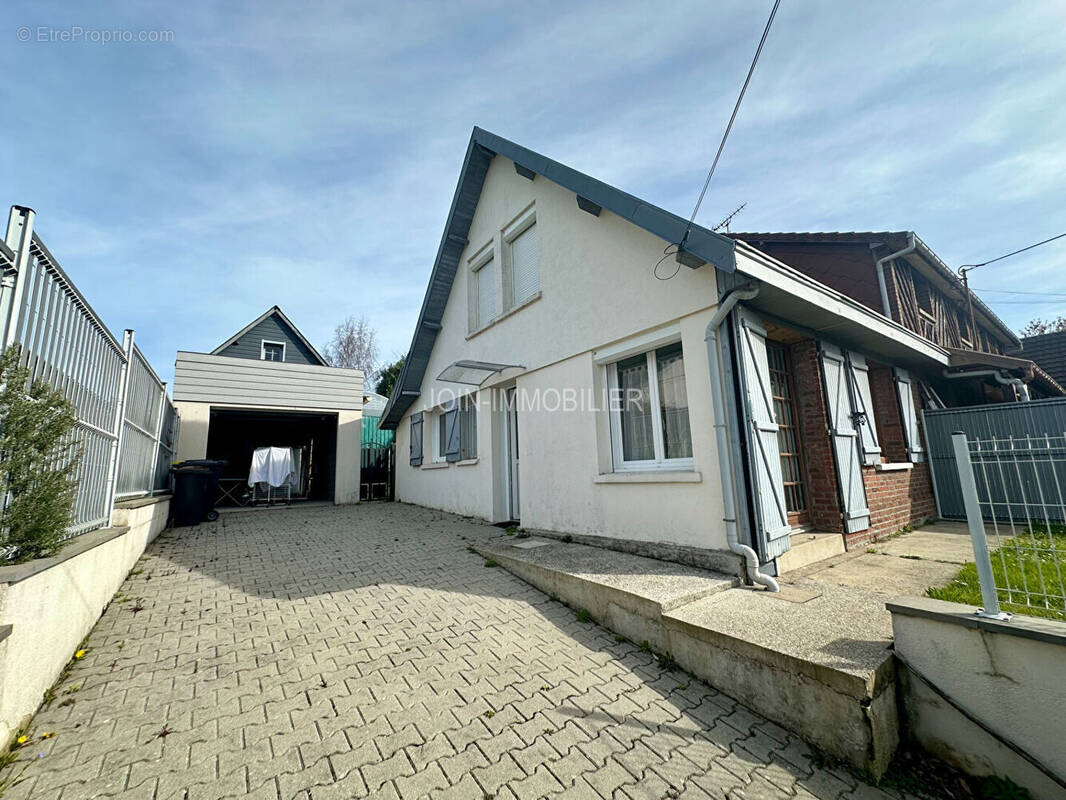 Maison à SAINT-NICOLAS-D'ALIERMONT