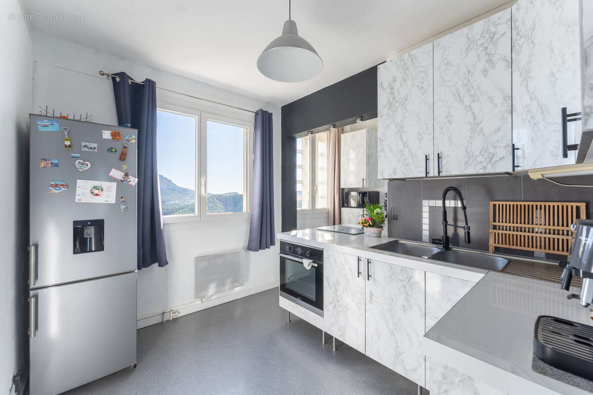 Appartement à MARSEILLE-9E