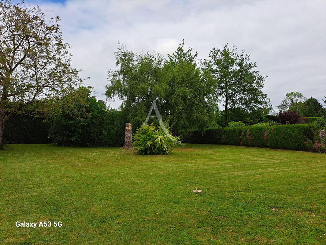 Terrain à SAINT-CHERON