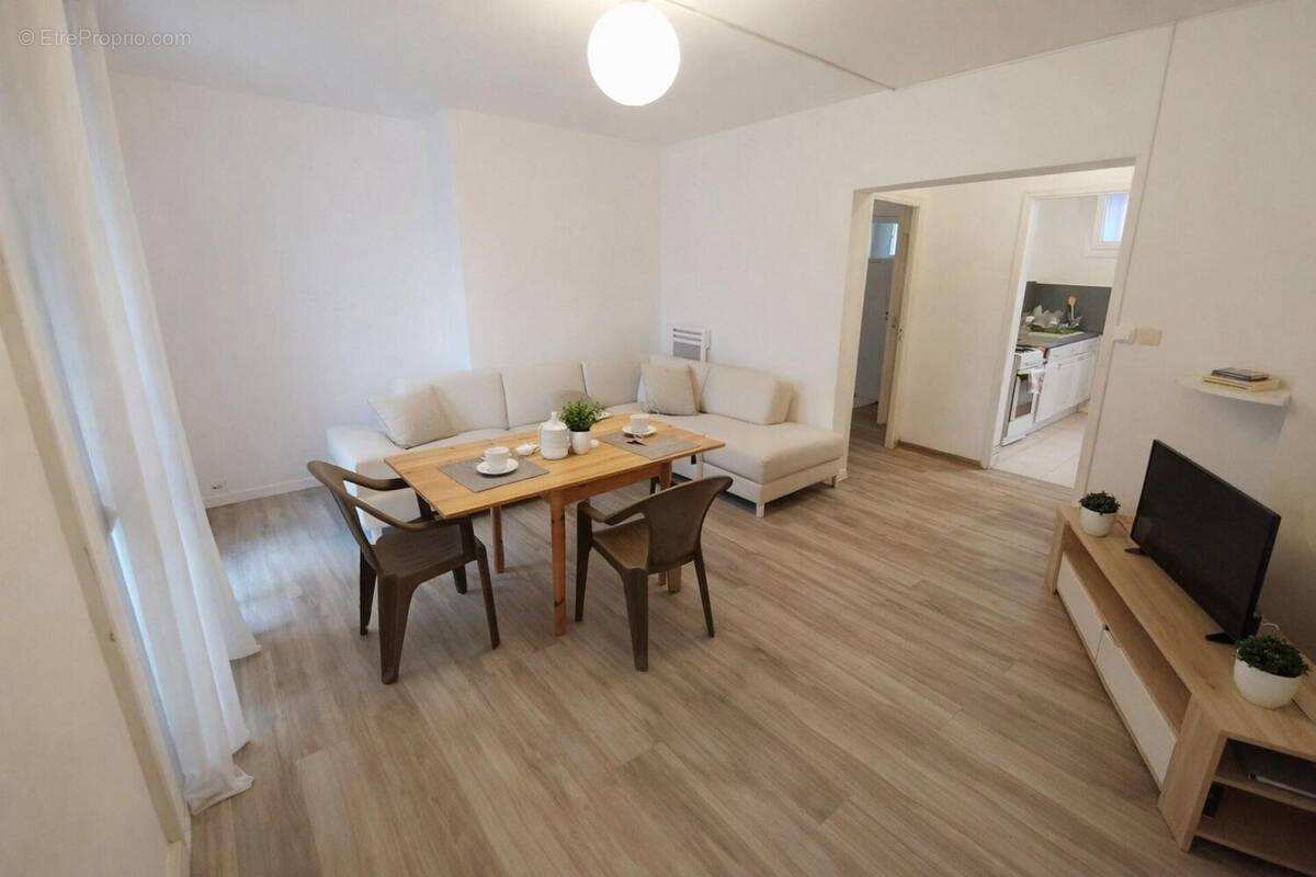 Photo 1 - Appartement à SALON-DE-PROVENCE