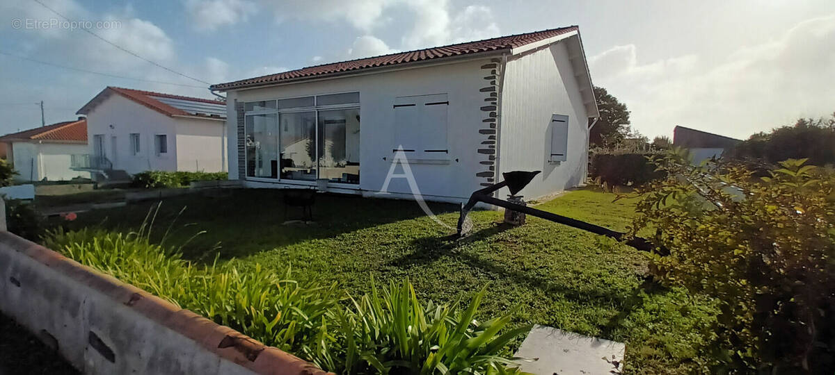 Maison à PORT-DES-BARQUES