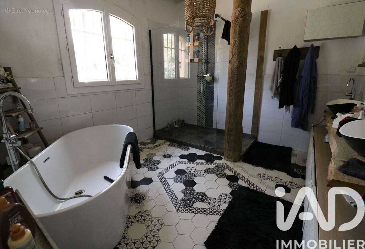 Maison 114 m² à La Roquebrussanne  - photo 8