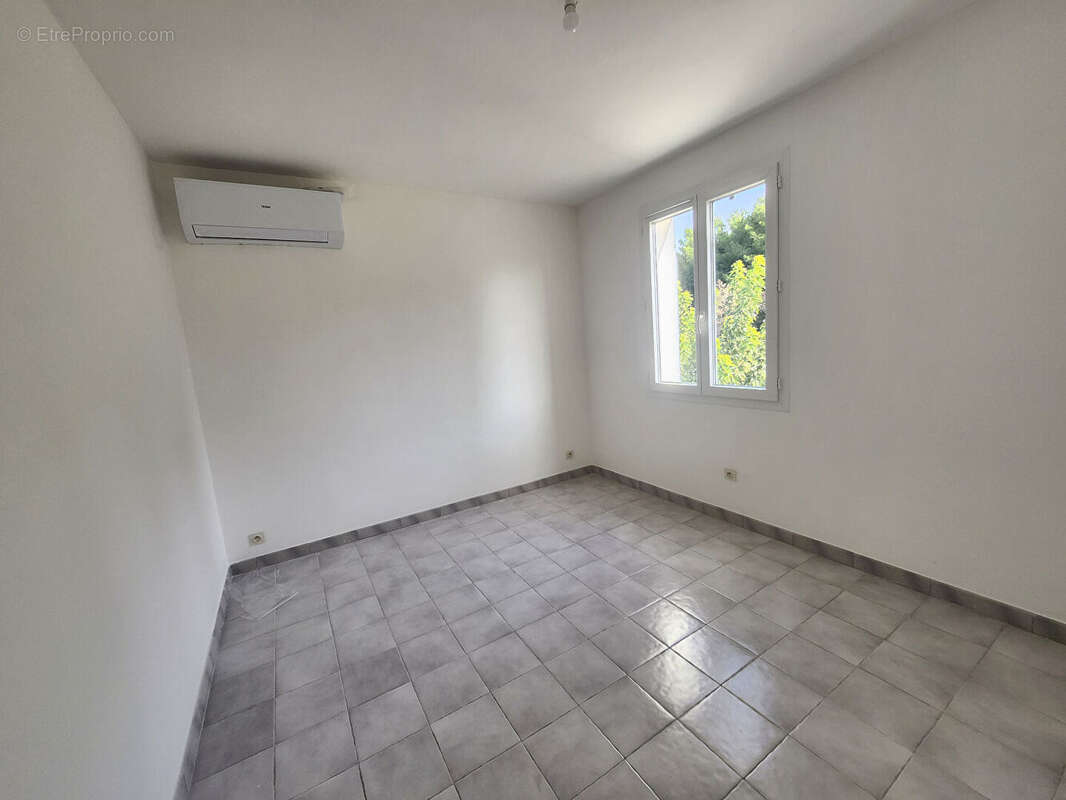 Maison à MORIERES-LES-AVIGNON