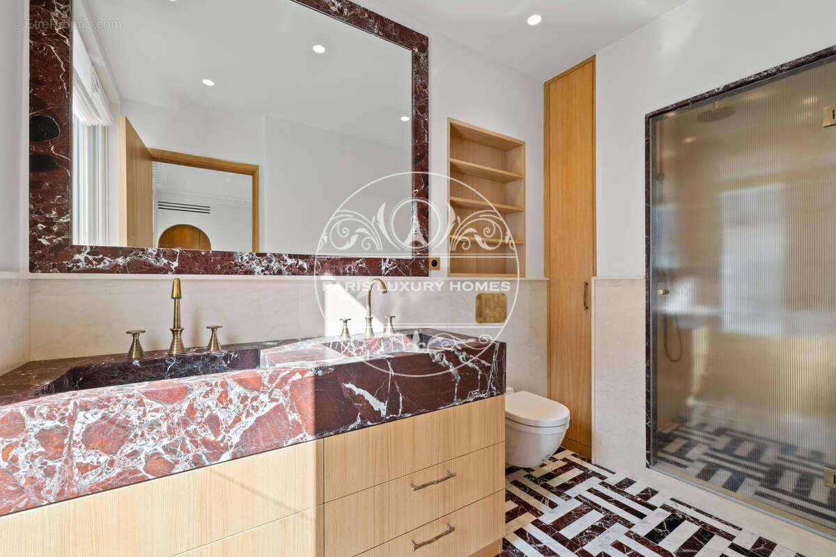 Appartement à PARIS-7E