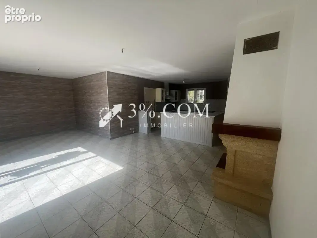 3%. com immobilier à  tercé - photo 4