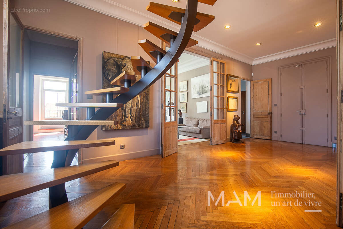 Appartement à MARSEILLE-6E