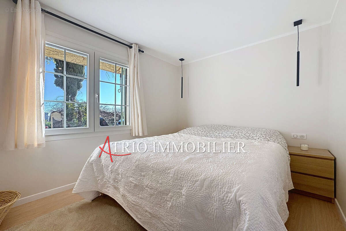 Appartement à SAINT-LAURENT-DU-VAR