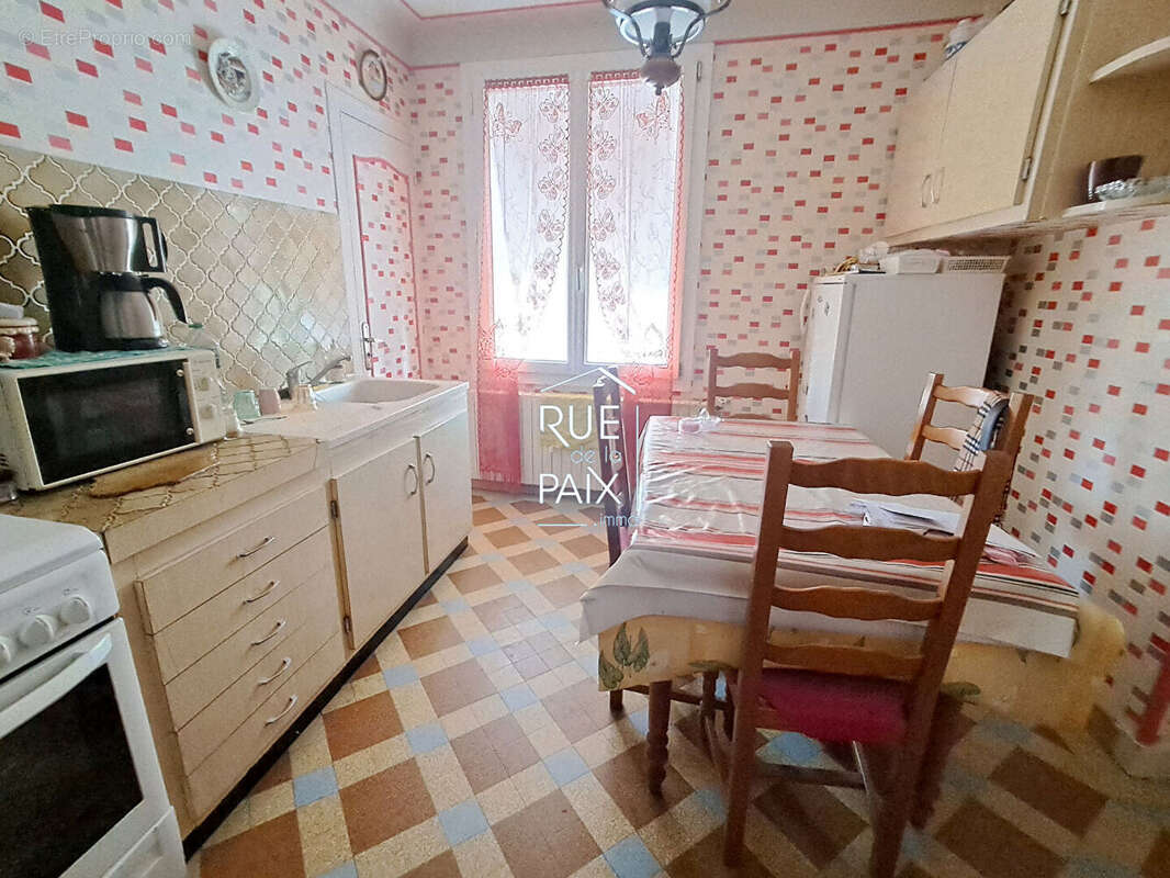 Maison sur sous sol avec grand terrain et double garage à Availles-en-Châtellerault - photo 13