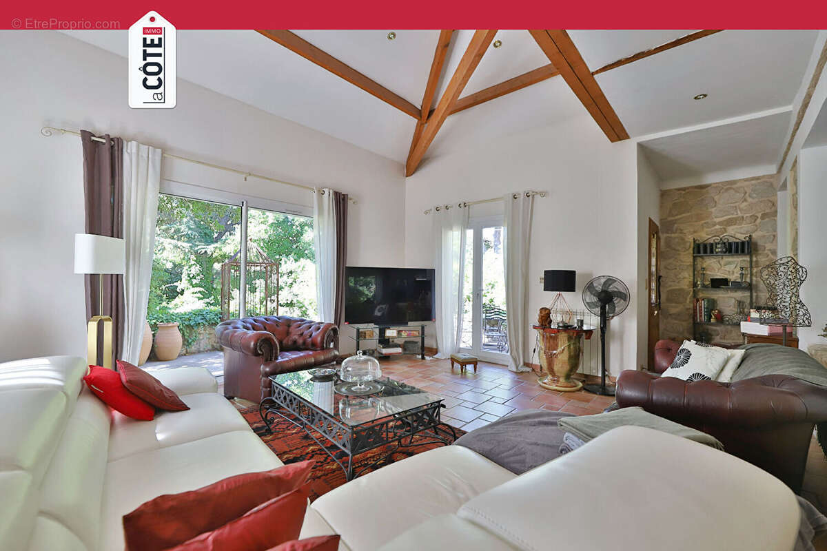 Maison à CHATEAUNEUF-LES-MARTIGUES