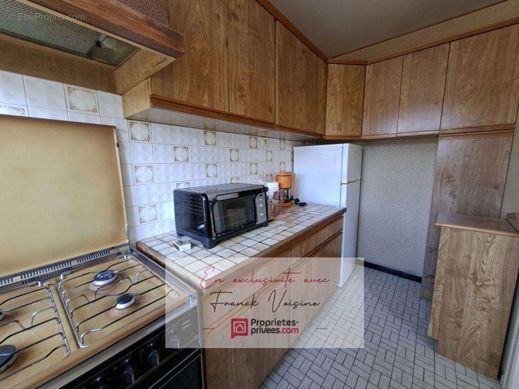 A VENDRE en Exclusivité à Beaurepaire, Ensemble de 2 maisons de 126 et 50 m2 avec plusieurs dépendances et garages sur une parce - photo 8
