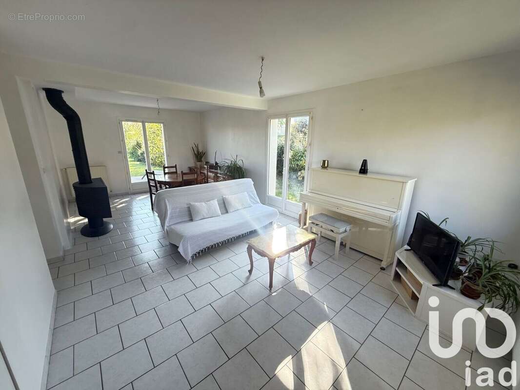 Photo 4 - Maison à LA VILLE-AUX-DAMES