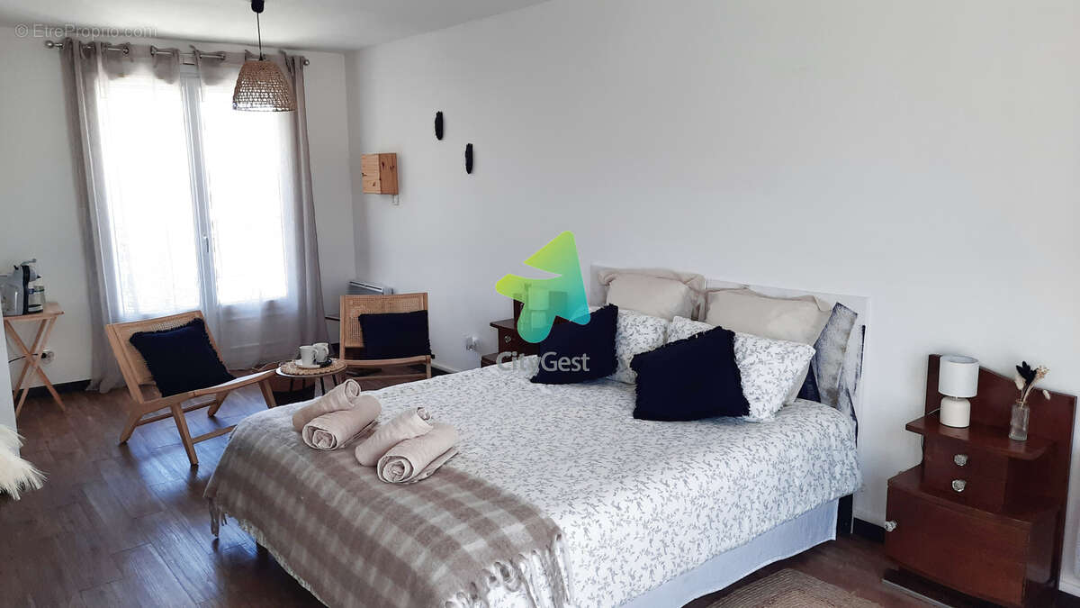Villa polyvalente de 180 m2 avec locaux commerciaux et habitation - photo 5
