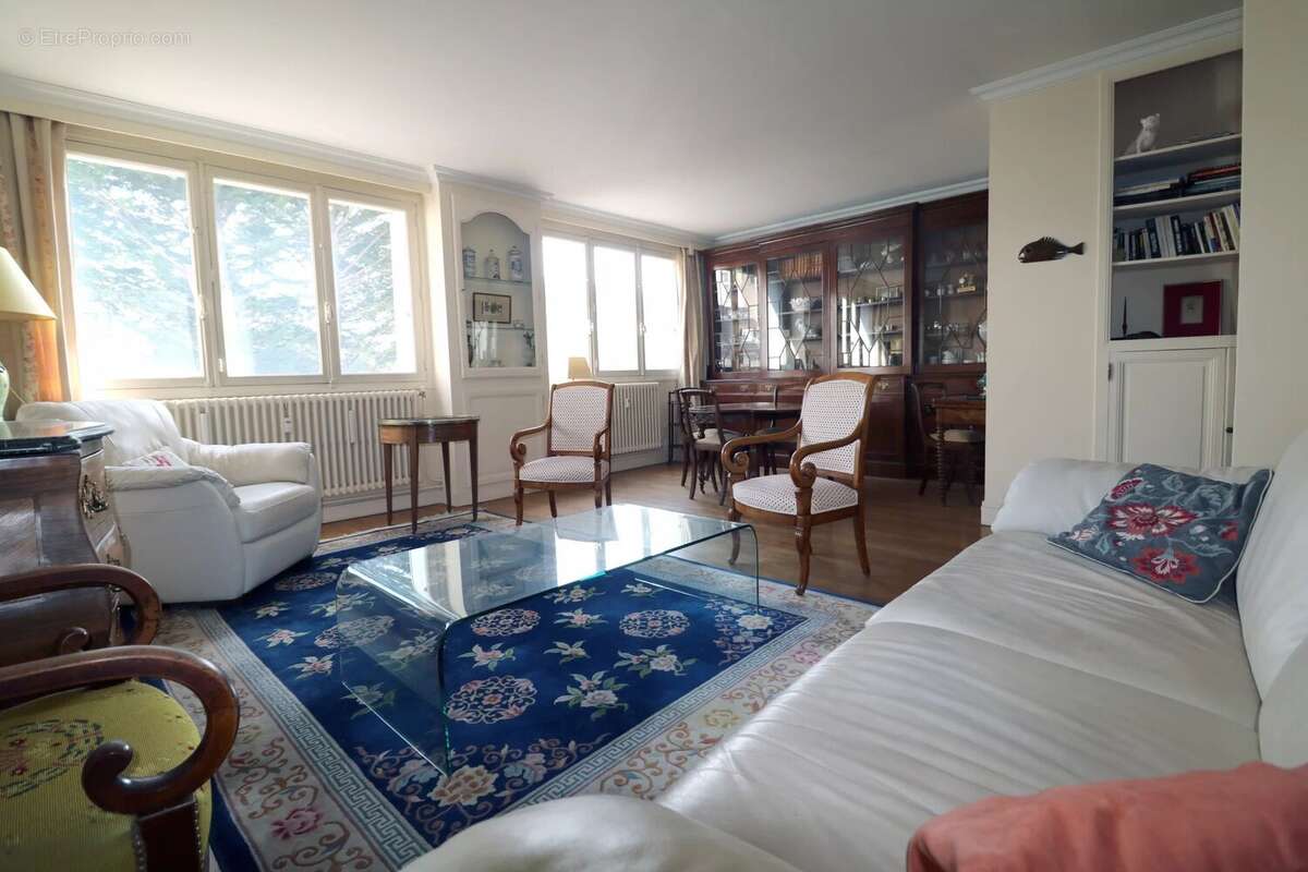 Appartement à VERSAILLES