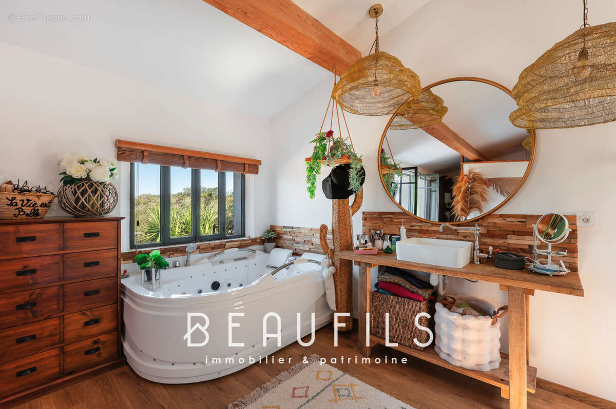 Exclusivité. Villa méditerranéenne aux Saintes Maries de la Mer - photo 21