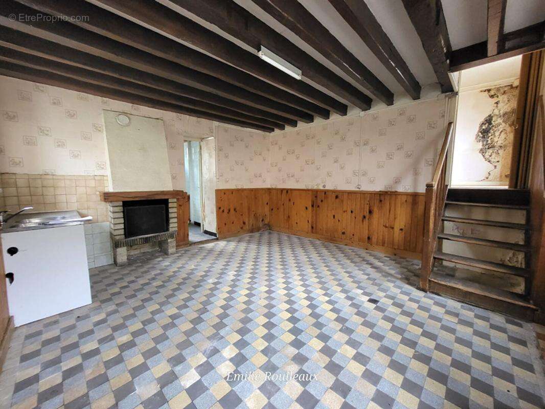 Maison en pierre atypique à fort potentiel ! Angervilliers - 162 000 - photo 2