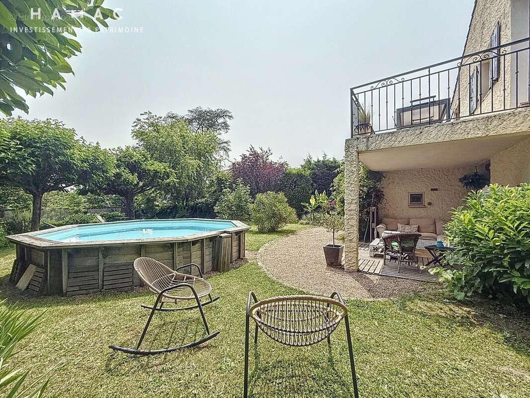 Maison à LA TOUR-DE-SALVAGNY