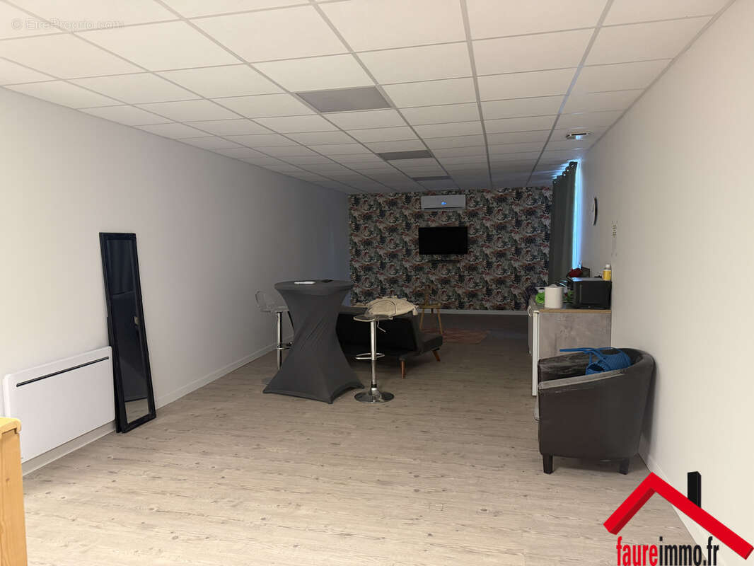 Local commercial - photo 2