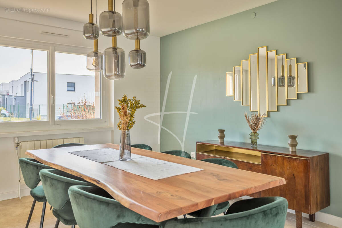 Maison à CHARLY-ORADOUR