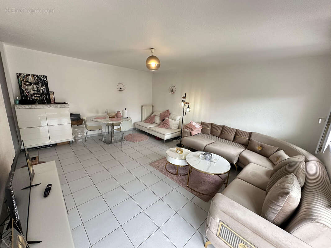 Appartement à COURCOURONNES