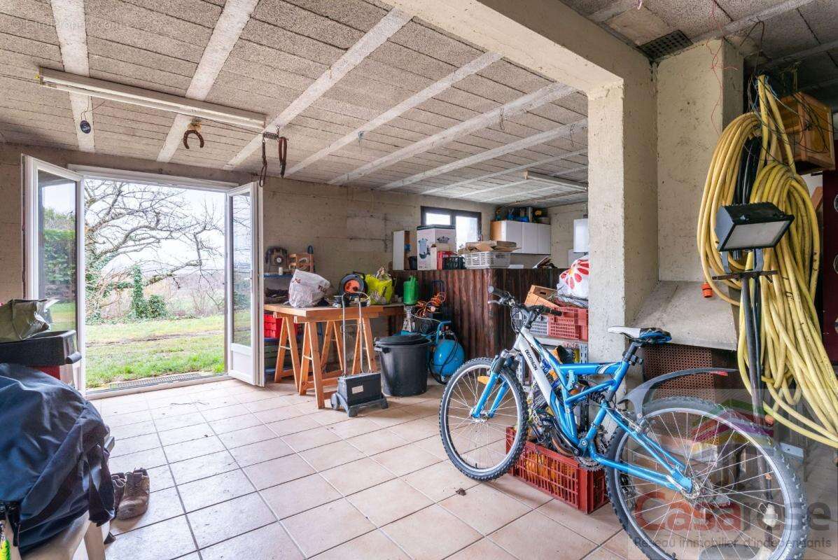 Maison 138 m² à Communay  - photo 13