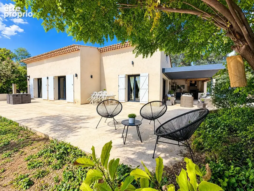 Maison 8 pièces 220 m² à vendre à Le Muy (83490) - photo 2