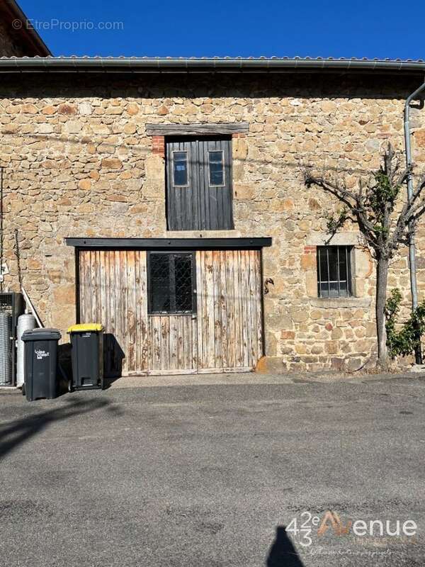 Appartement à SAINT-HILAIRE-CUSSON-LA-VALMITTE