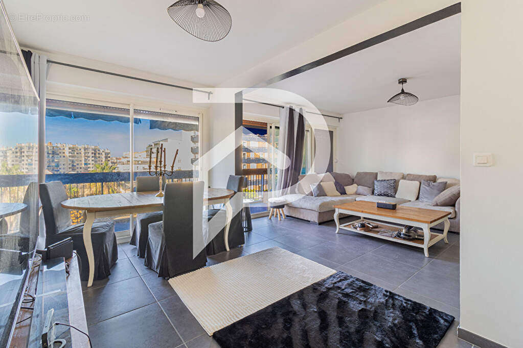 Appartement à MARSEILLE-6E