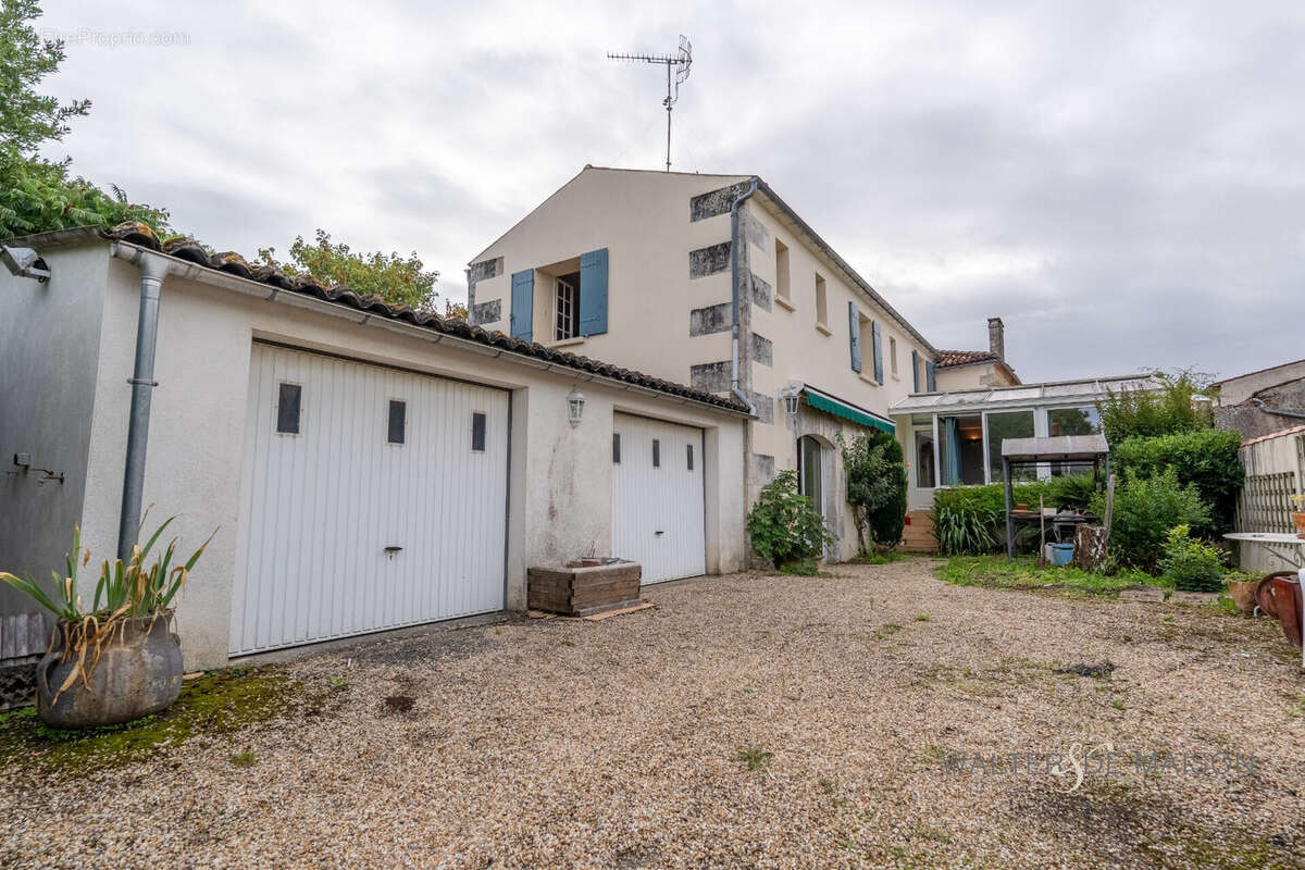 Maison à BOUTIERS-SAINT-TROJAN