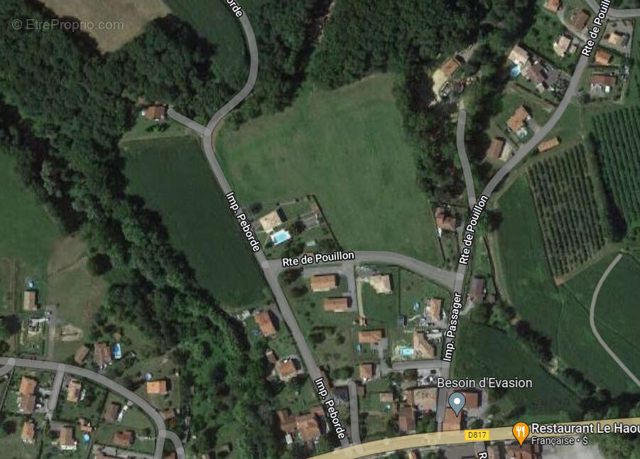 Terrain à CAUNEILLE