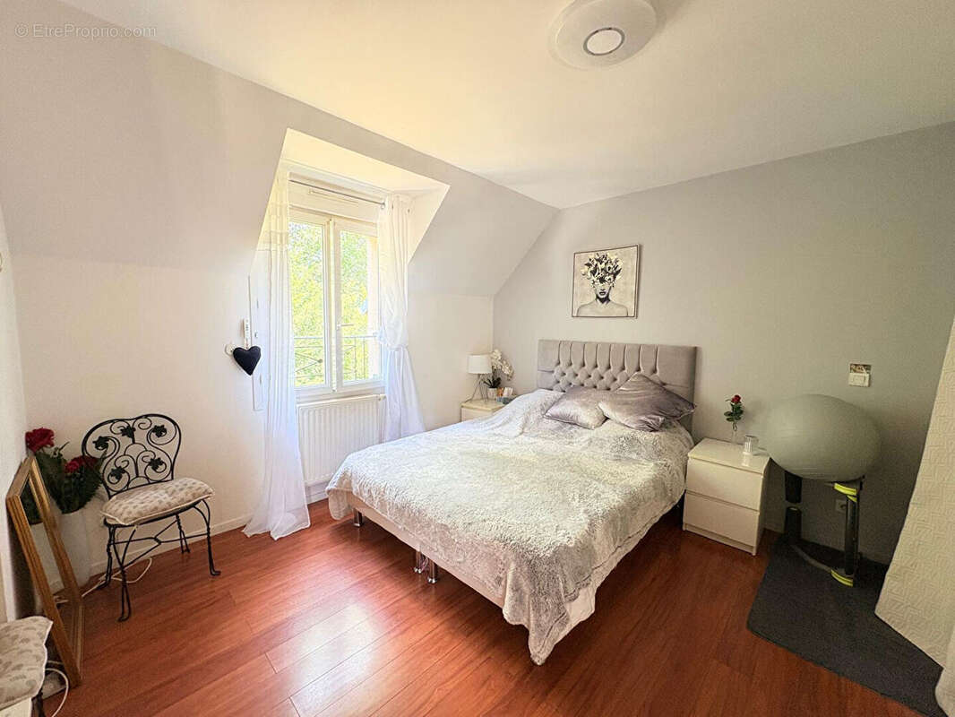 Maison à VERRIERES-LE-BUISSON