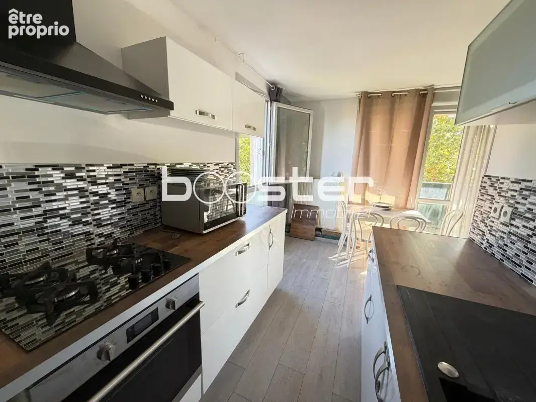 Toulouse 31200 – Lumineux T3 de 64m² avec terrasse, parking et cuisine indépendante - photo 2