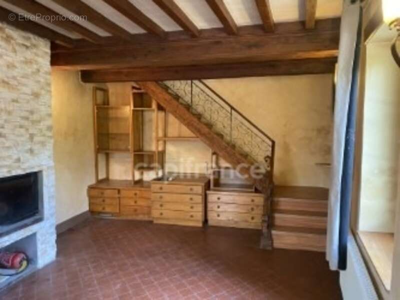 Maison à GREZIEU-LA-VARENNE