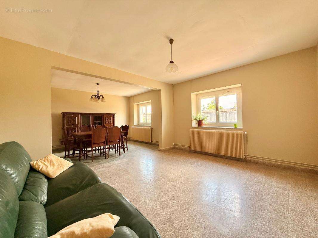 Maison plain-pied, 103 m², deux chambres - Terrain de 1293 m² - photo 5