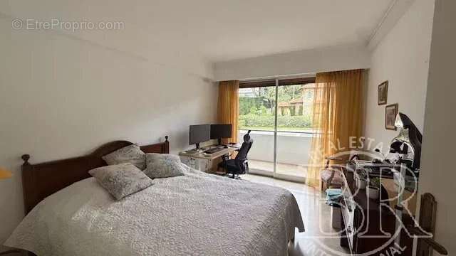 Appartement à VALLAURIS