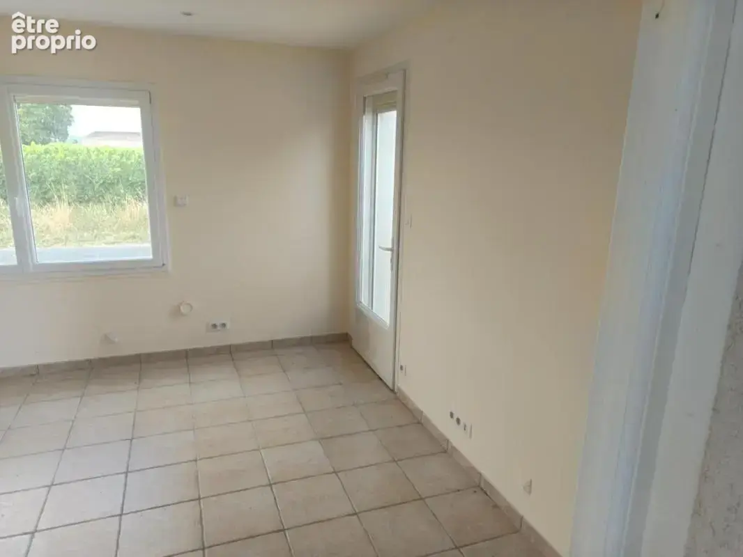 Local commercial F2 - photo 9