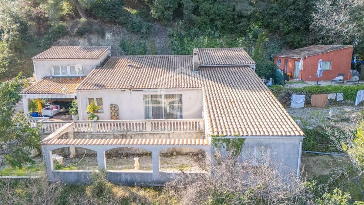 Maison à SAINT-LAURENT-DU-VAR