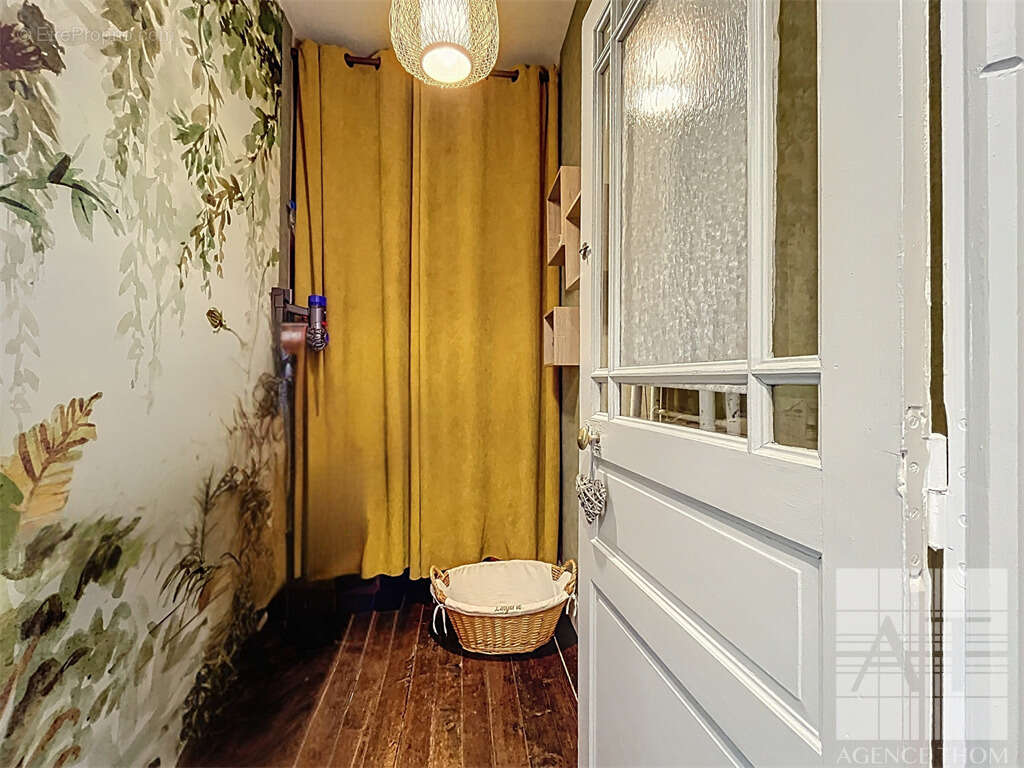 Maison à AMBRIERES-LES-VALLEES