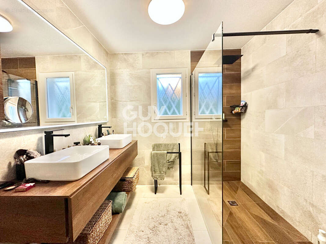 Grande maison contemporaine de 166 m2 à Gujan-Mestras - photo 7