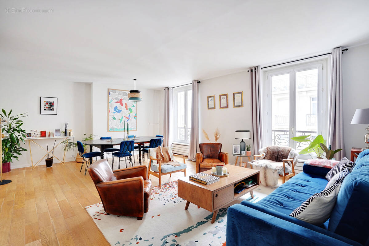 Appartement à PARIS-16E