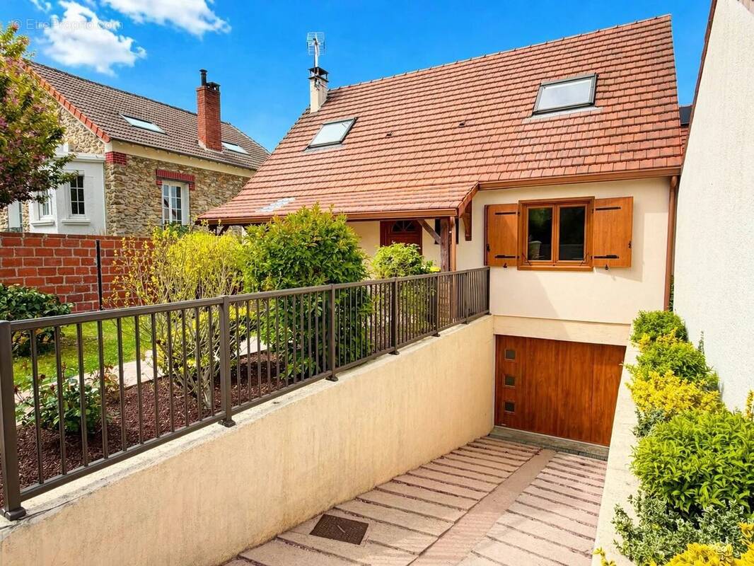 Maison à TOURNAN-EN-BRIE