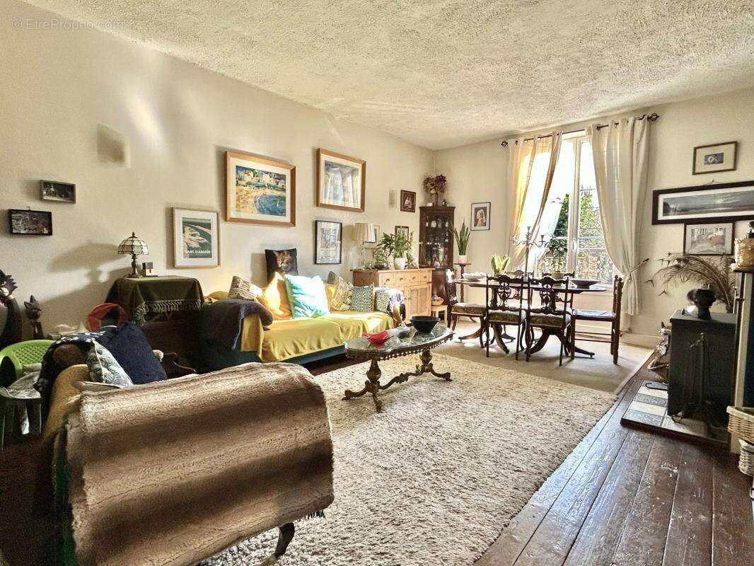 Appartement à SAUZE-VAUSSAIS