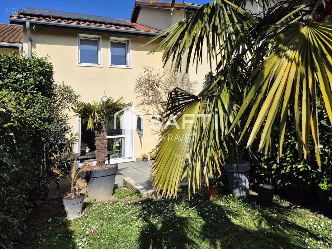 Photo 1 - Maison à L'ISLE-D'ABEAU