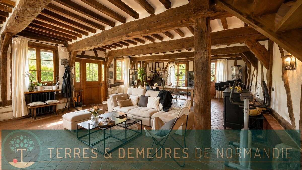 Maison à BURES-EN-BRAY
