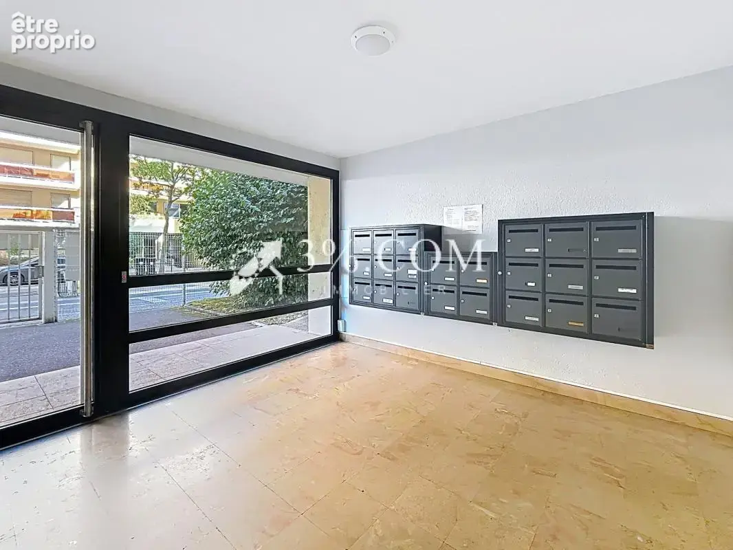 Appartement T3 vue Crussol: 74 m2 habitables avec balcon et - photo 11