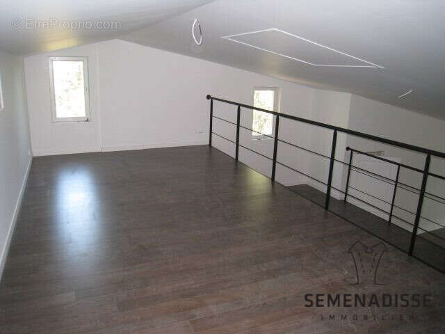 Commerce à VILLENEUVE-TOLOSANE